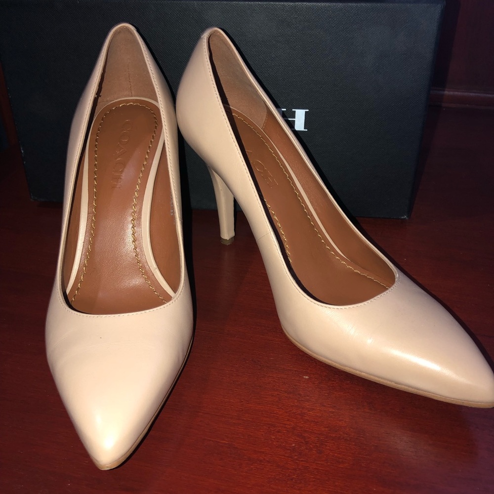 Coach nude leather heels Size 8